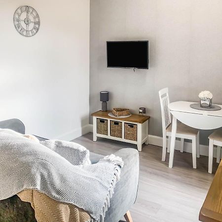 The Rosebery Retreat By The Castle 1-Bed Apartment Инвернесс Экстерьер фото