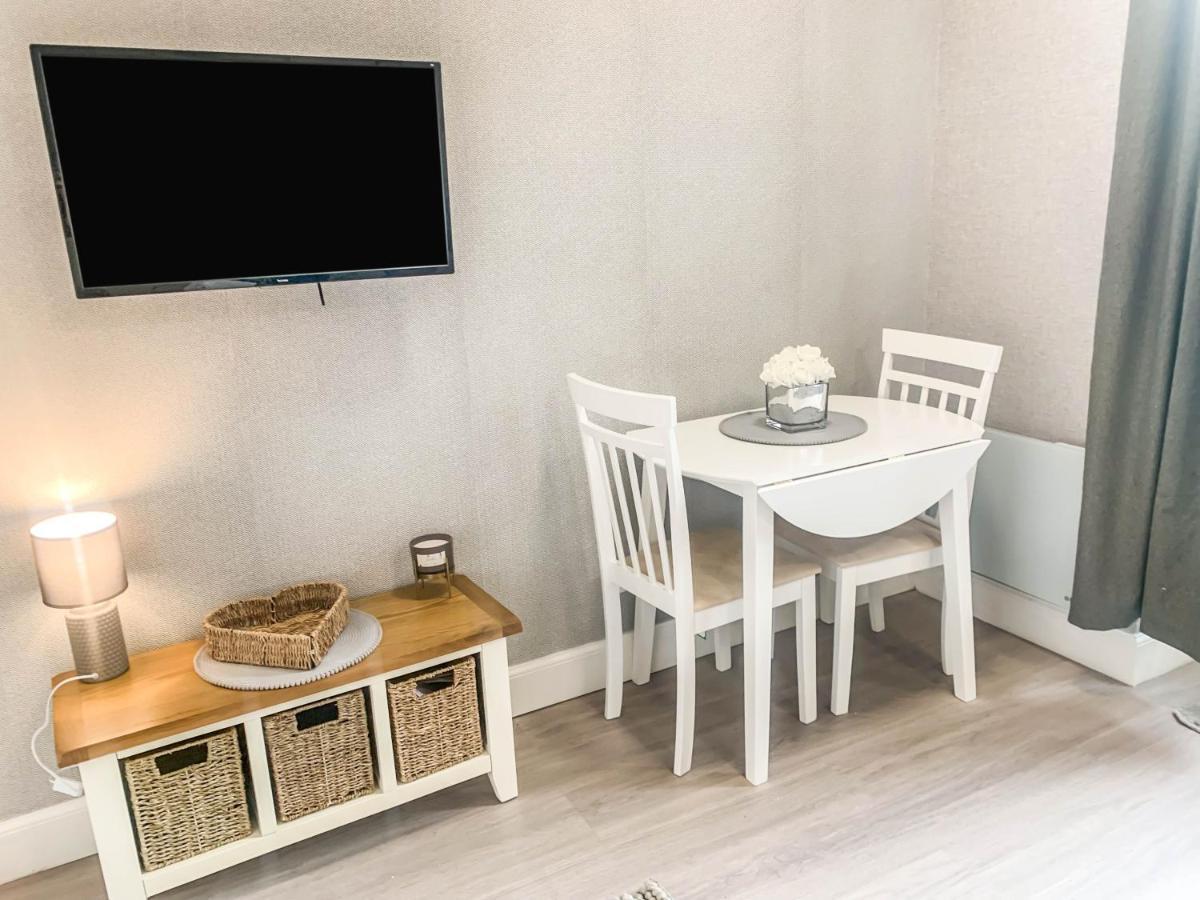 The Rosebery Retreat By The Castle 1-Bed Apartment Инвернесс Экстерьер фото