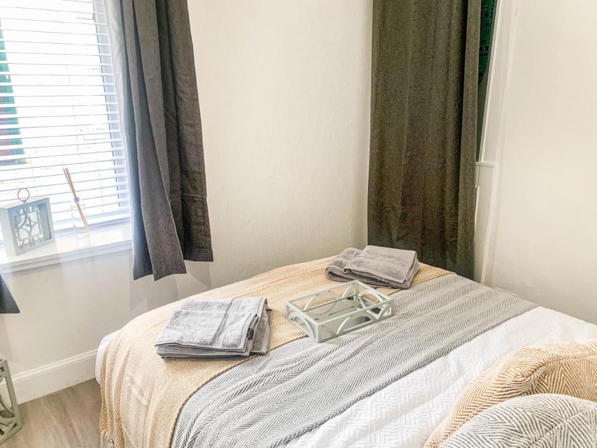 The Rosebery Retreat By The Castle 1-Bed Apartment Инвернесс Экстерьер фото